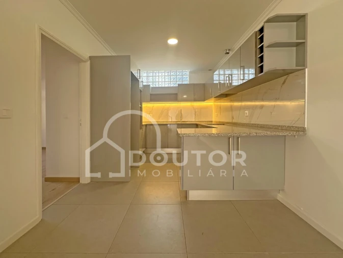 Moradia T3 para Venda em Funchal (Santa Luzia) Foto 14