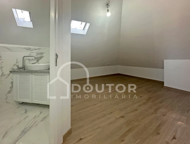 Moradia T3 para Venda em Funchal (Santa Luzia) Foto 22