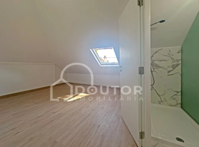 Moradia T3 para Venda em Funchal (Santa Luzia) Foto 23