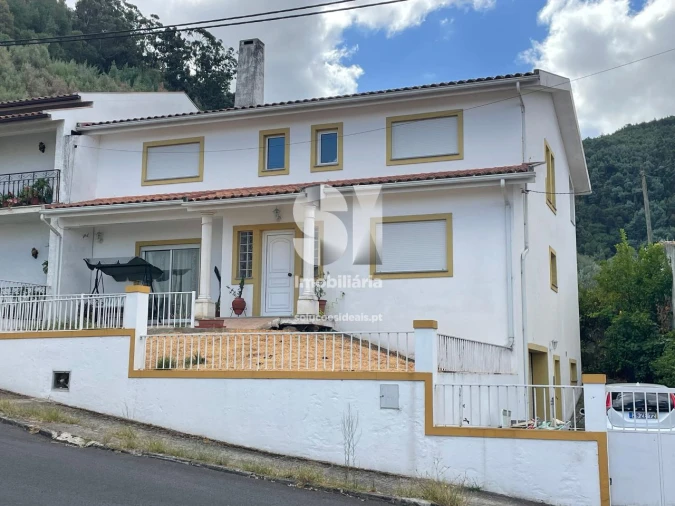 Moradia T4 para Venda em Lousã e Vilarinho Foto 2