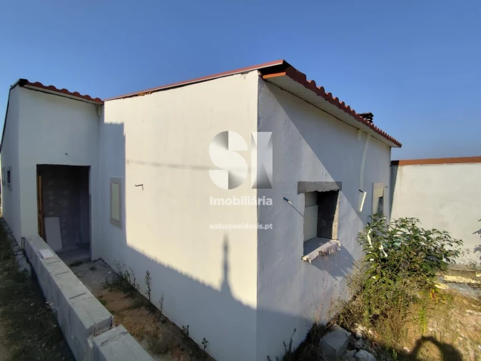 Moradia T2 para Venda em Pampilhosa Foto 3