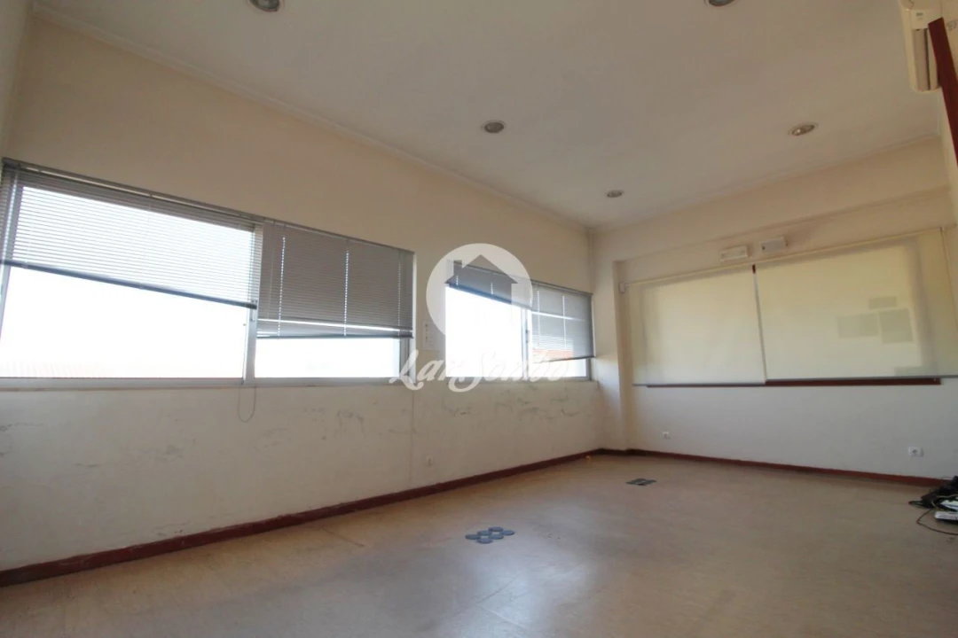 Armazém para Venda em Carvalhal Foto 5