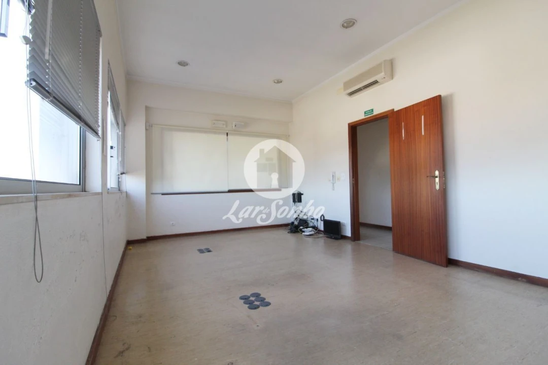 Armazém para Venda em Carvalhal Foto 6