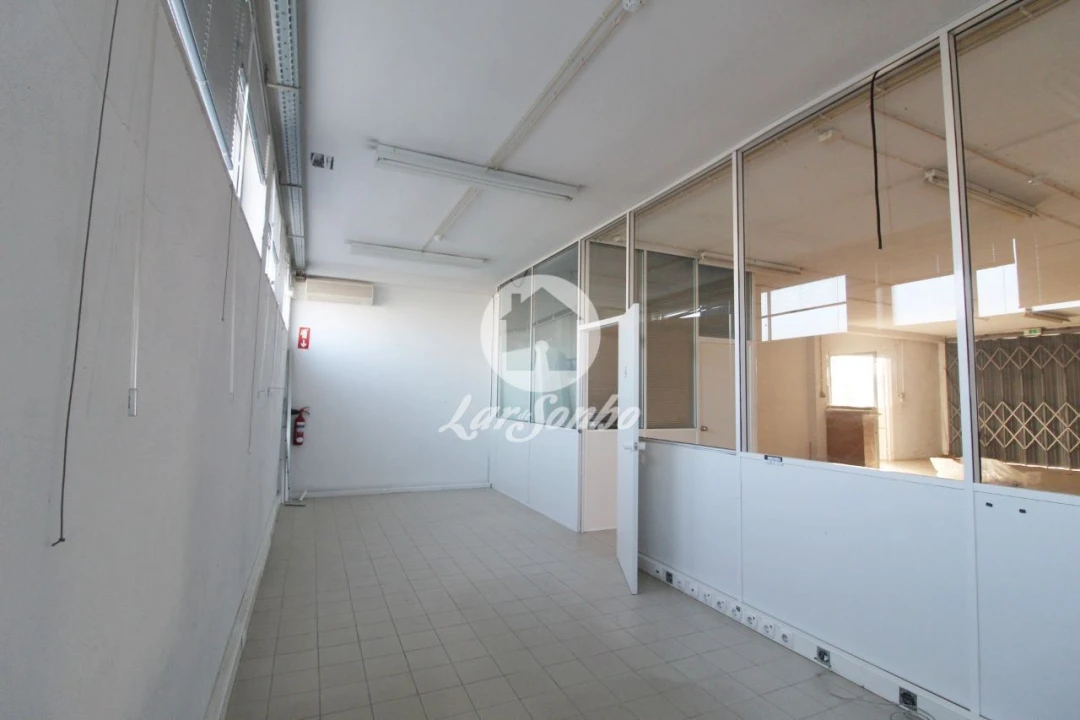 Armazém para Venda em Carvalhal Foto 8