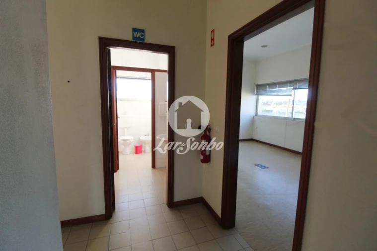 Armazém para Venda em Carvalhal Foto 19