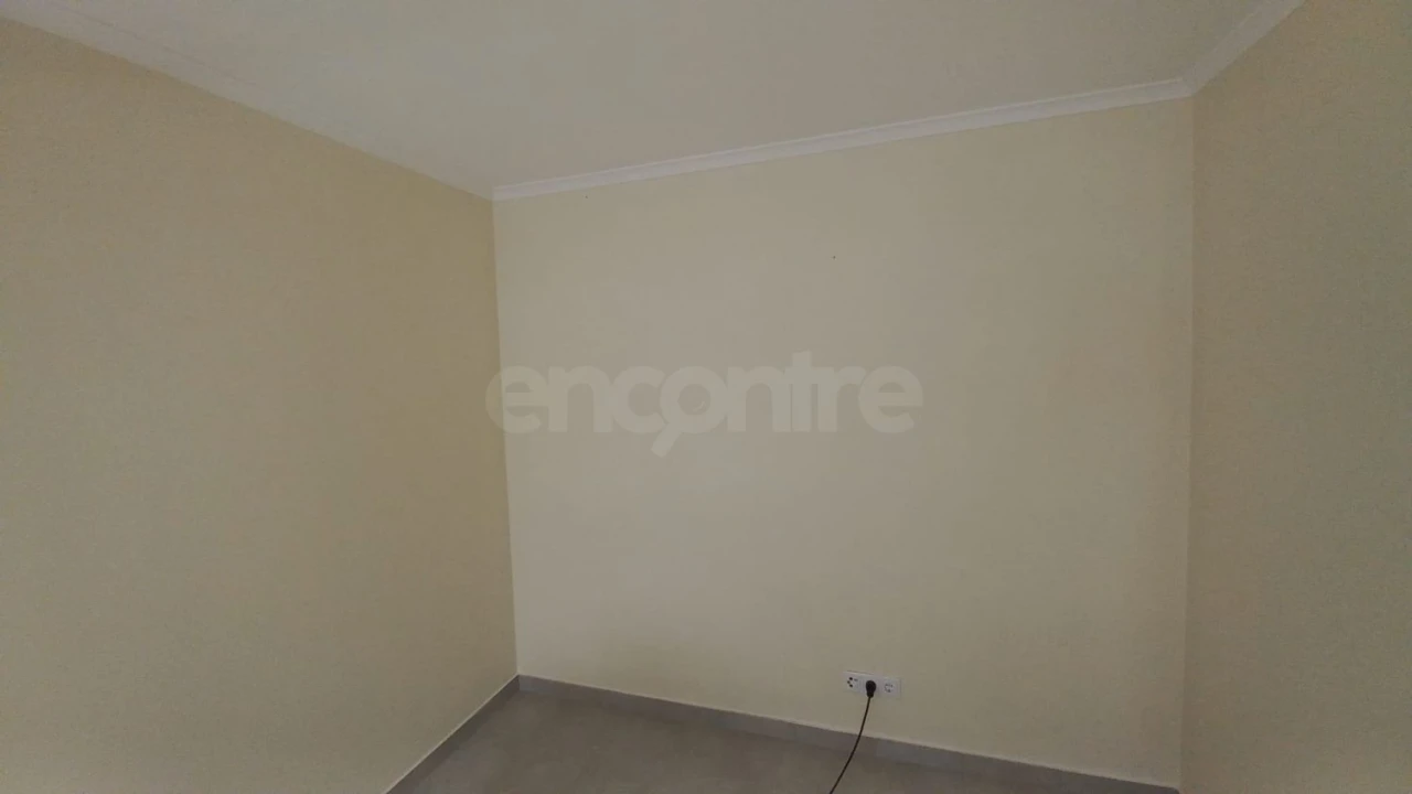 Apartamento T1 para Arrendamento em Pontinha e Famões Foto 4