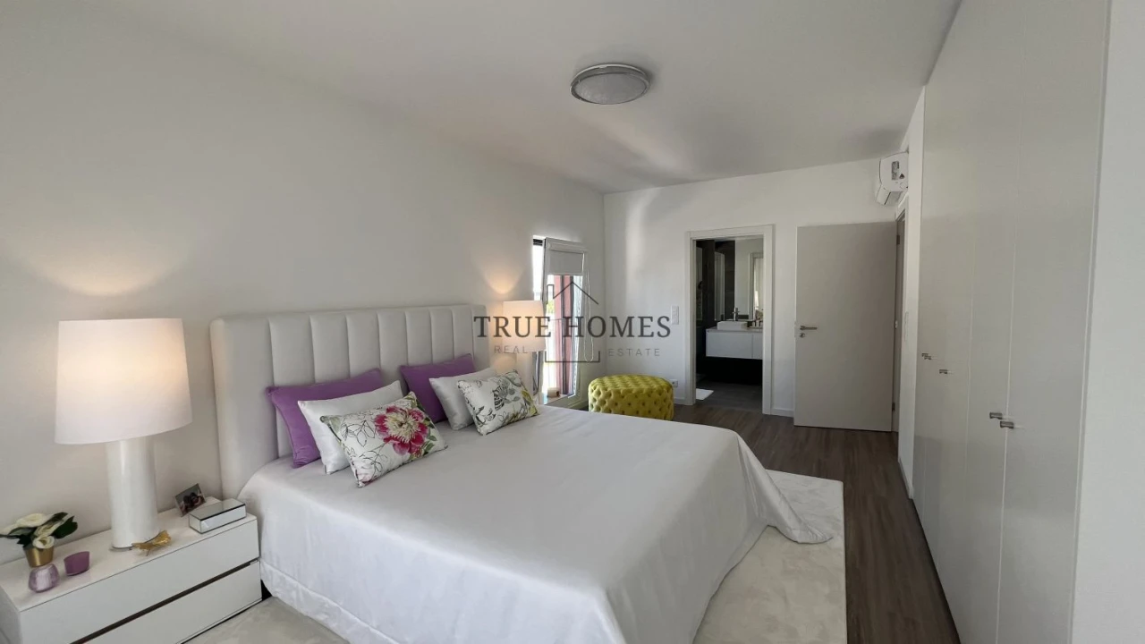 Apartamento T3 para Venda em Corroios Foto 24