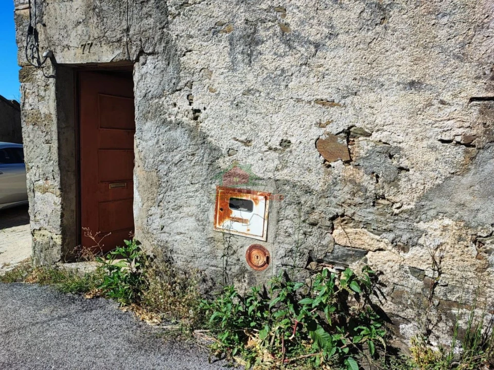 Moradia T4 para Venda em Varzea dos Cavaleiros Foto 3