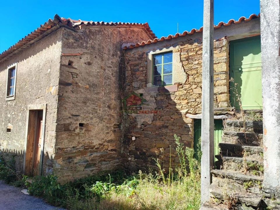 Moradia T4 para Venda em Varzea dos Cavaleiros Foto 1