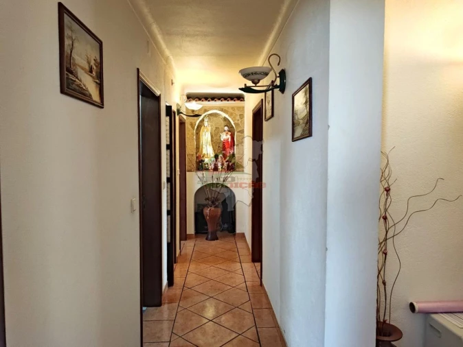 Moradia T3 para Venda em Casais e Alviobeira Foto 3