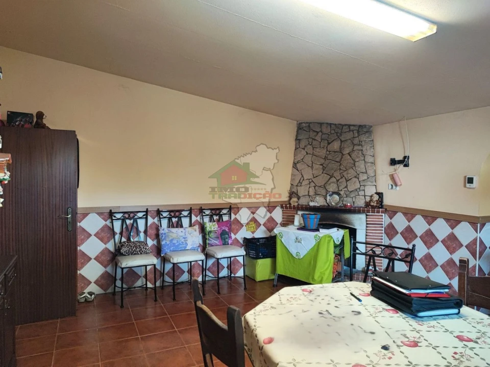 Moradia T3 para Venda em Casais e Alviobeira Foto 22