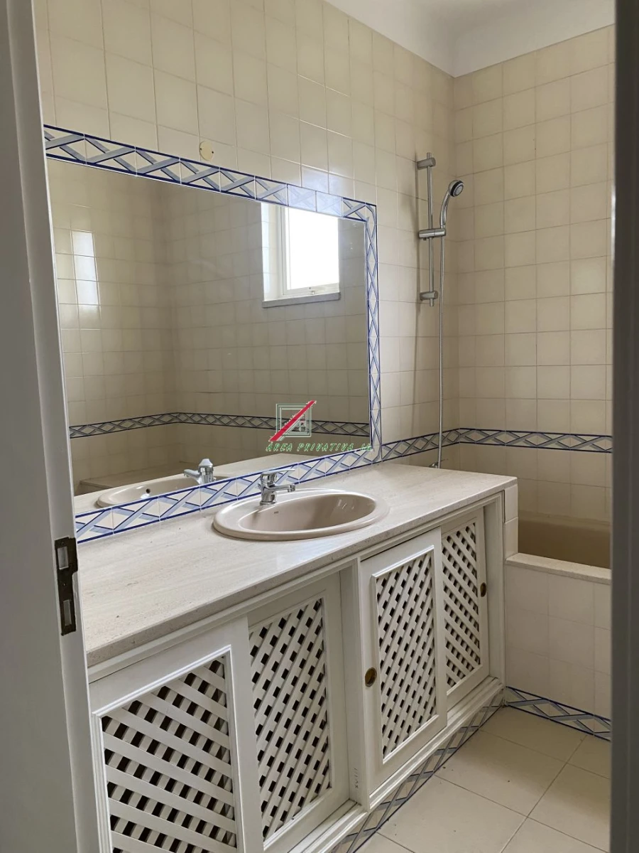 Apartamento T4 para Venda em Cascais e Estoril Foto 69