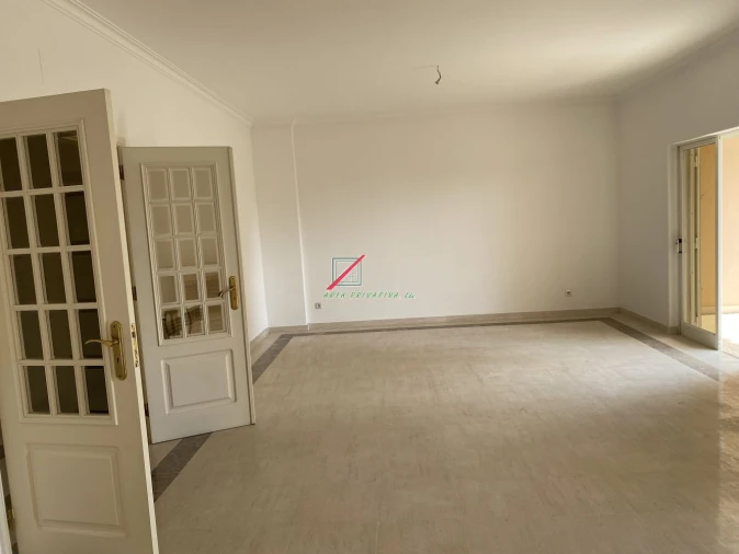 Apartamento T4 para Venda em Cascais e Estoril Foto 17
