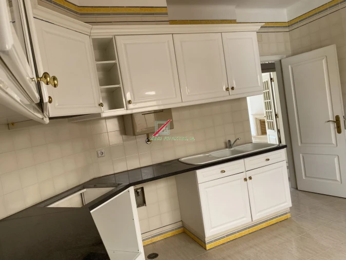 Apartamento T4 para Venda em Cascais e Estoril Foto 12