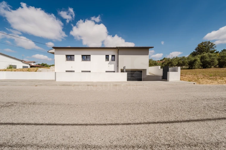 Moradia T3 para Venda em Bidoeira de Cima Foto 8