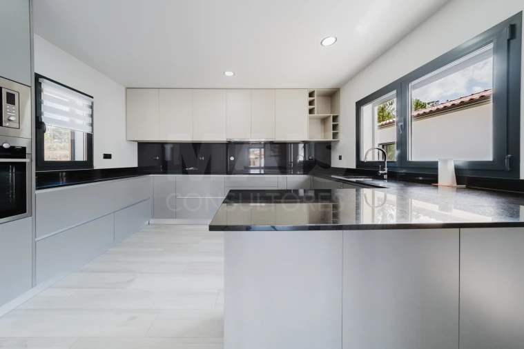 Moradia T3 para Venda em Bidoeira de Cima Foto 8