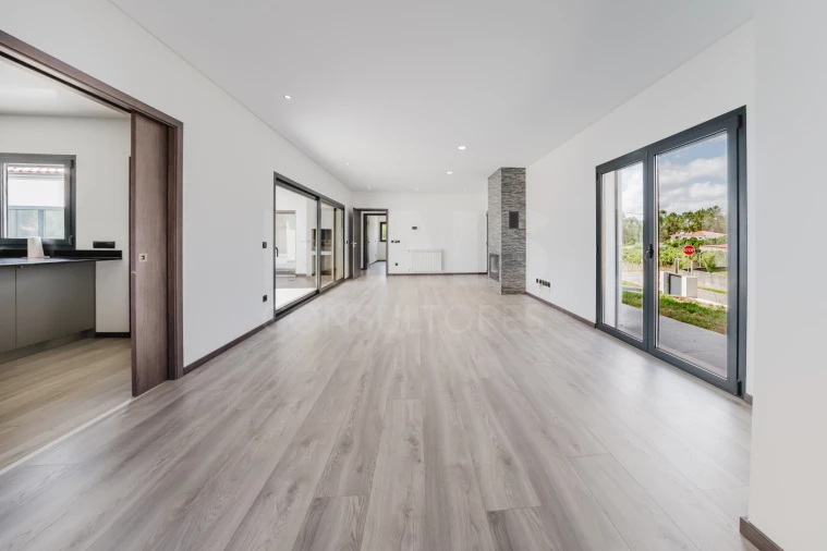 Moradia T3 para Venda em Bidoeira de Cima Foto 7