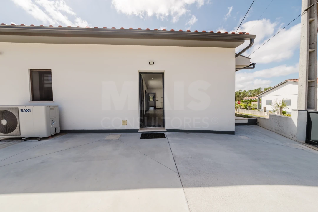 Moradia T3 para Venda em Bidoeira de Cima Foto 6