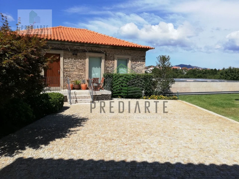 Moradia T4 para Venda em Venade e Azevedo Foto 9