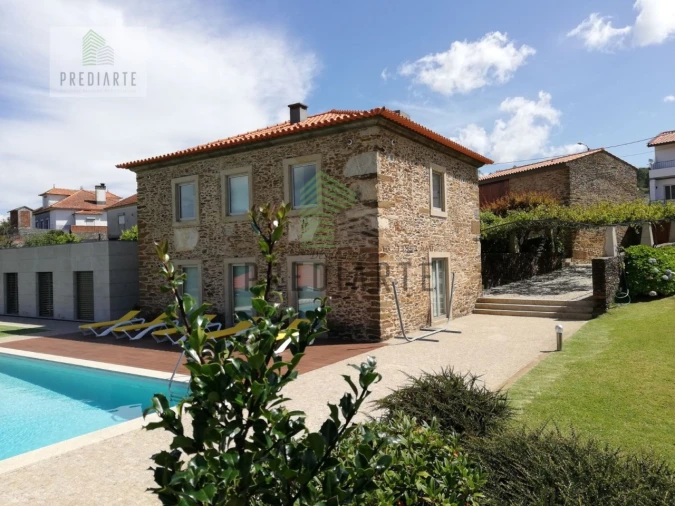 Moradia T4 para Venda em Venade e Azevedo Foto 1