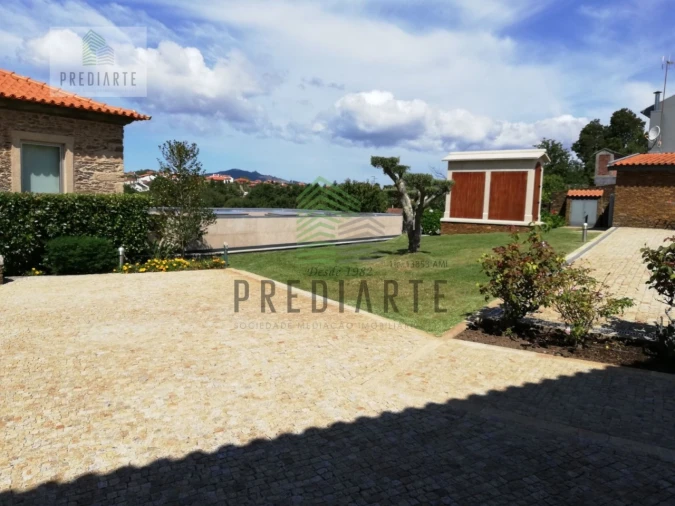 Moradia T4 para Venda em Venade e Azevedo Foto 8