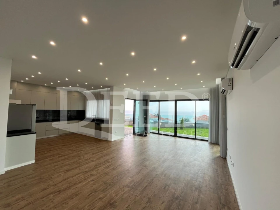 Moradia T3 para Venda em Agua de Pena Foto 8