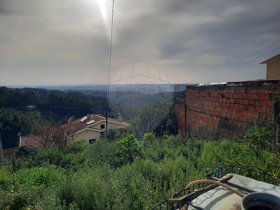 Moradia T3 para Venda em Brasfemes Foto 3