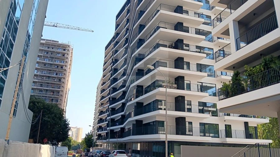 Loja para Arrendamento em Algés, Linda-A-Velha e Cruz Quebrada-Dafundo