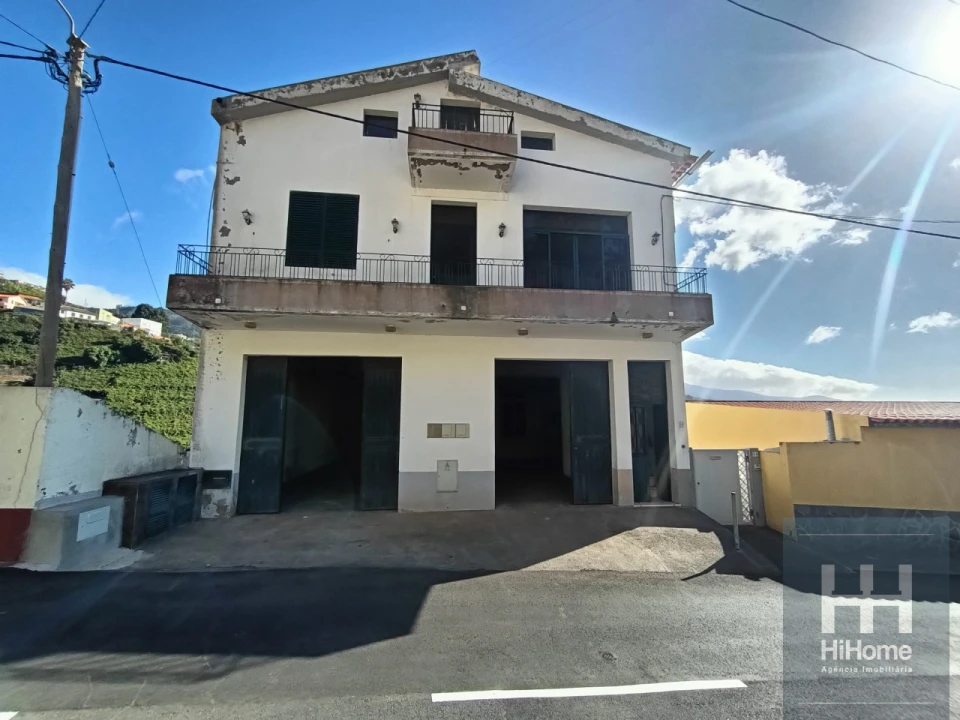 Moradia T6 para Venda em Estreito de Camara de Lobos Foto 3