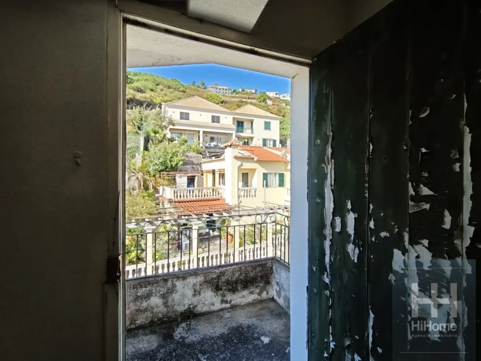 Moradia T6 para Venda em Estreito de Camara de Lobos Foto 33