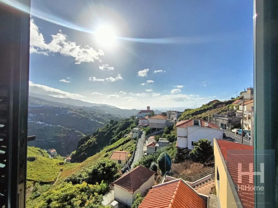 Moradia T6 para Venda em Estreito de Camara de Lobos Foto 17