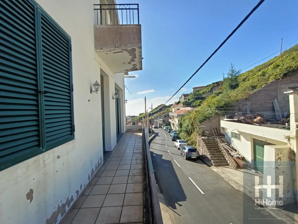 Moradia T6 para Venda em Estreito de Camara de Lobos Foto 25