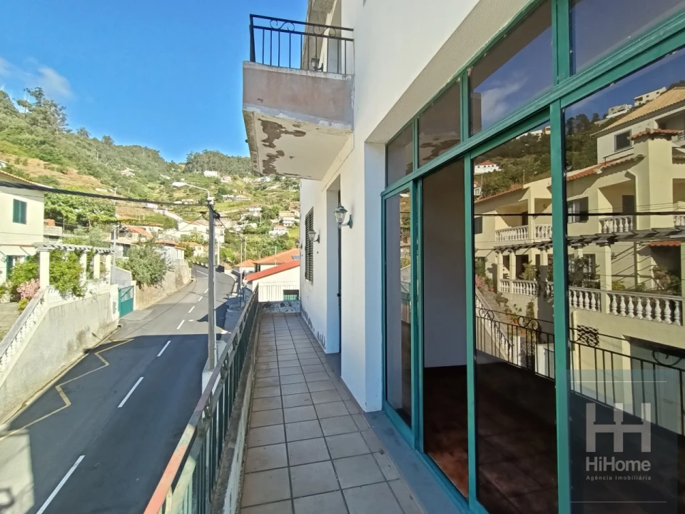 Moradia T6 para Venda em Estreito de Camara de Lobos Foto 13