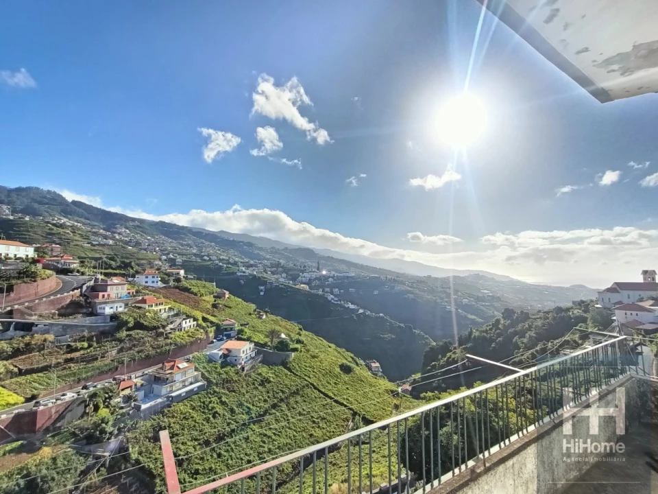 Moradia T6 para Venda em Estreito de Camara de Lobos Foto 37