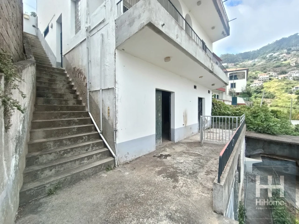 Moradia T6 para Venda em Estreito de Camara de Lobos Foto 58