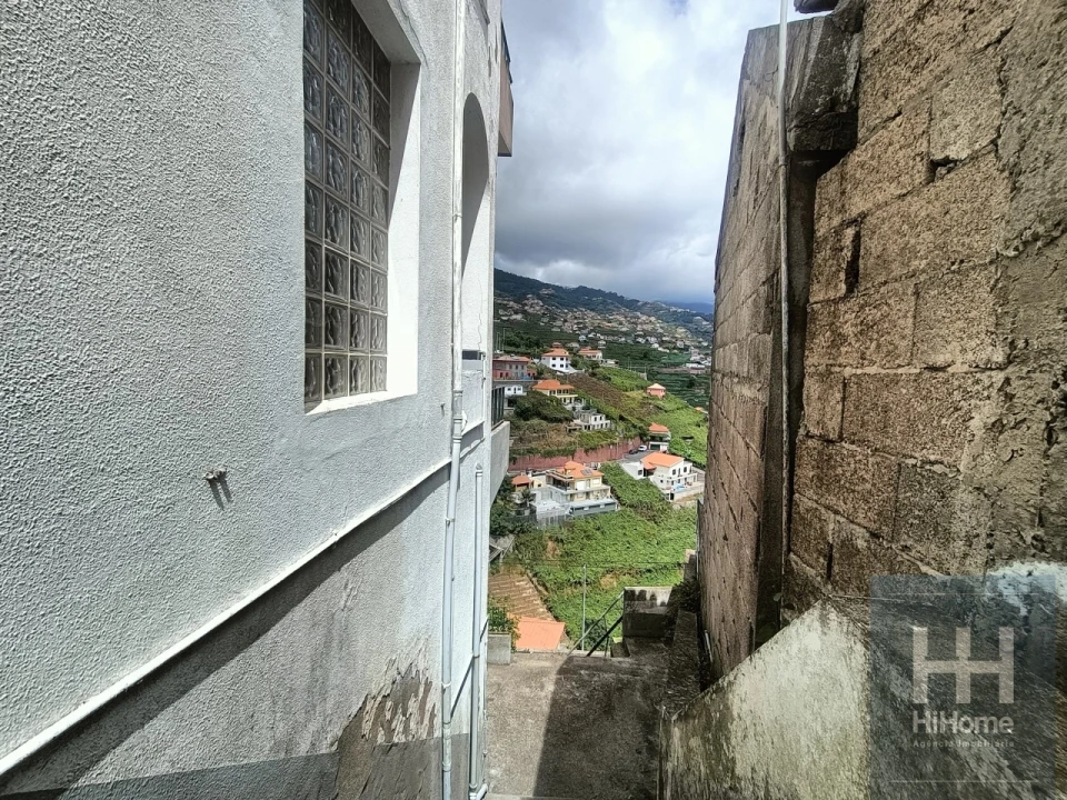 Moradia T6 para Venda em Estreito de Camara de Lobos Foto 63