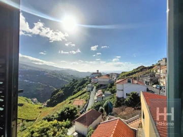 Moradia T6 para Venda em Estreito de Camara de Lobos