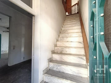 Moradia T6 para Venda em Estreito de Camara de Lobos