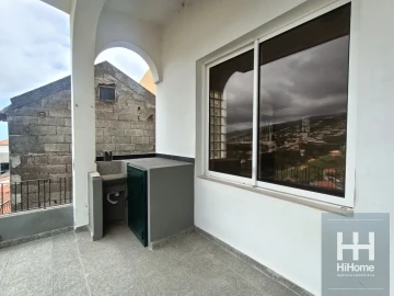 Moradia T6 para Venda em Estreito de Camara de Lobos