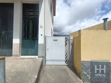 Moradia T6 para Venda em Estreito de Camara de Lobos