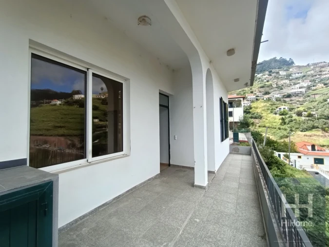 Moradia T6 para Venda em Estreito de Camara de Lobos Foto 41