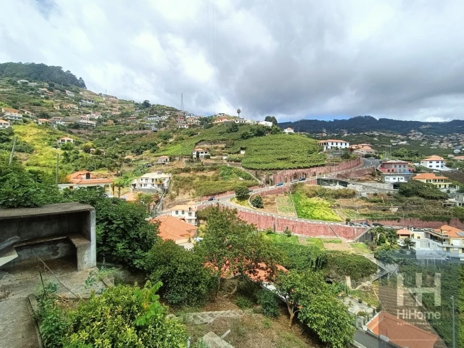 Moradia T6 para Venda em Estreito de Camara de Lobos Foto 57