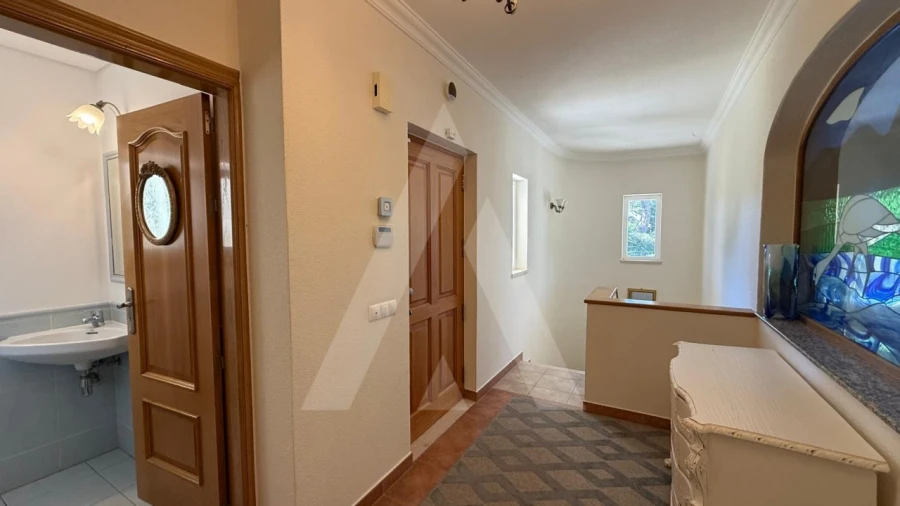 Moradia T5 para Venda em Quarteira Foto 36