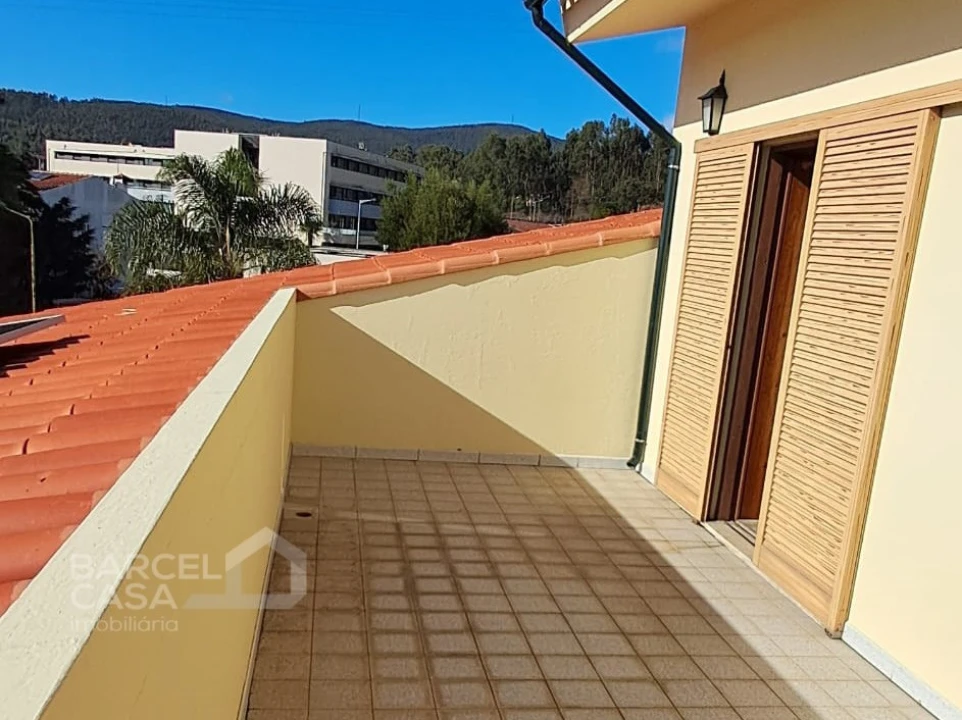 Moradia T4 para Venda em Abade de Neiva Foto 16