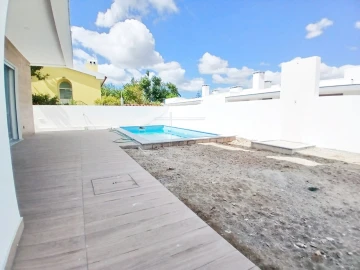 Moradia T4 para Venda em Azeitão (São Lourenço e São Simão)