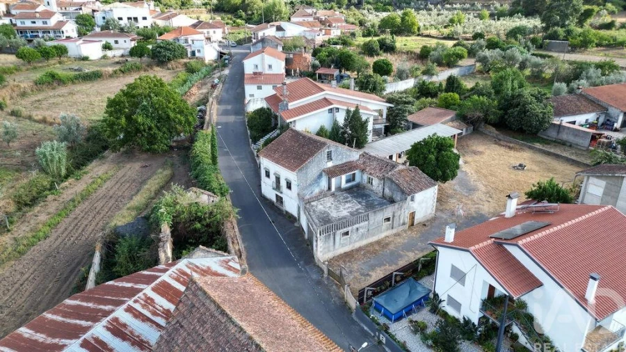 Moradia T3 para Venda em Miranda do Corvo Foto 30