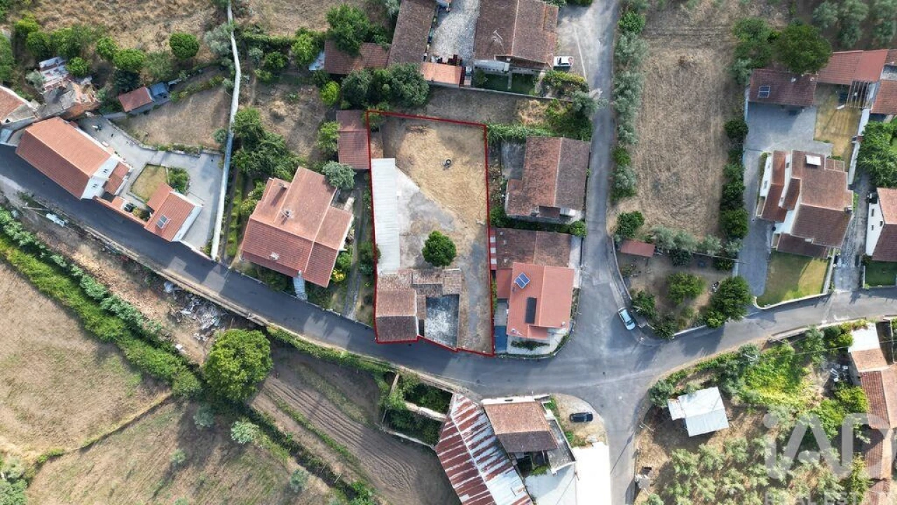 Moradia T3 para Venda em Miranda do Corvo Foto 29