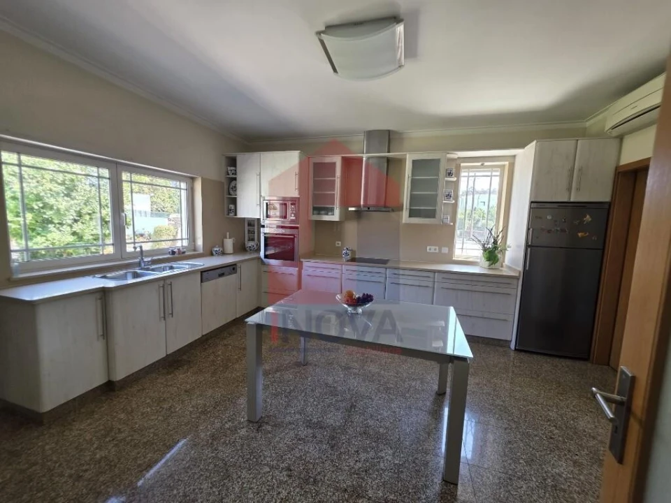 Moradia T4 para Venda em Sabariz Foto 7