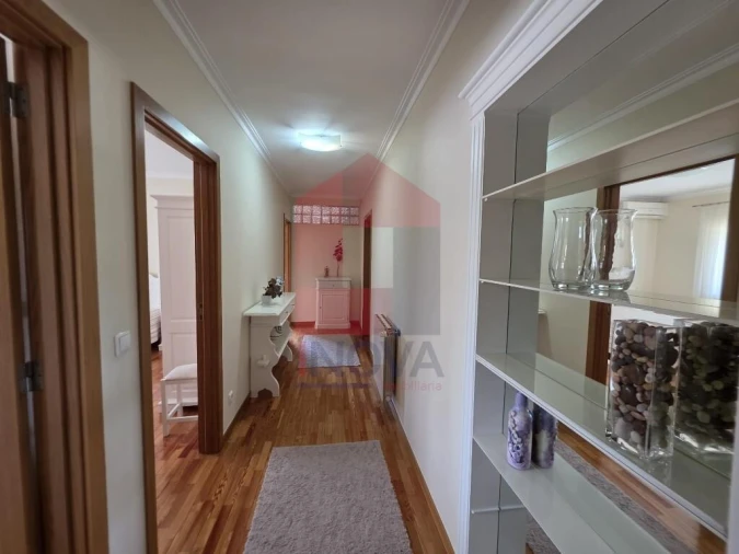 Moradia T4 para Venda em Sabariz Foto 23