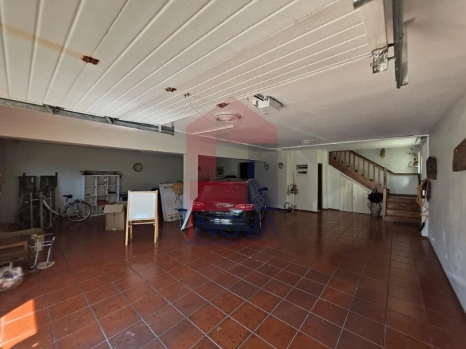 Moradia T4 para Venda em Sabariz Foto 40